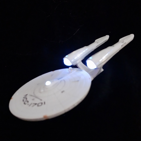 Hallmark magic KEEPSAKE STAR TREK THE MOTION PICTURE U.S.S. ENTERPRISE™ NCC-1701 - Picture 9 of 11